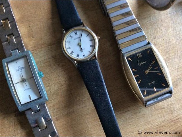 Lot uurwerken - afbeelding 2 van  3