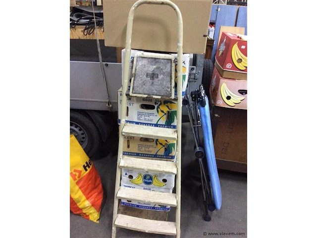 Lot varia oa trapladder + - afbeelding 2 van  2