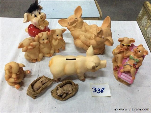 Lot varkentjes - afbeelding 1 van  3