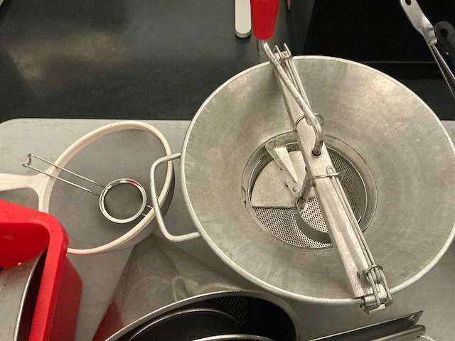 Lot vergieten en passe-vite - afbeelding 3 van  4