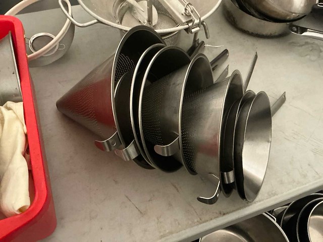 Lot vergieten en passe-vite - afbeelding 4 van  4