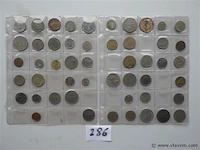 Lot wereldmunten (2 vellen)