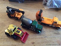 Lot werfvoertuigen - afbeelding 2 van  3