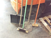 Lot werkmateriaal - afbeelding 1 van  2