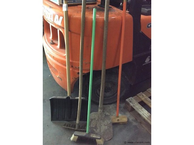 Lot werkmateriaal - afbeelding 2 van  2