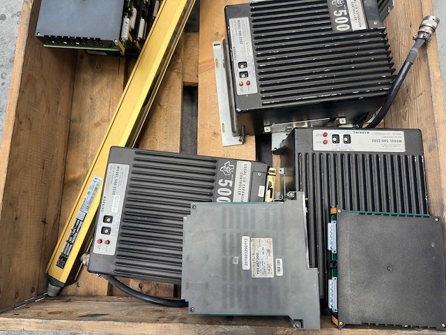 Lot with controllers and light sensors - afbeelding 2 van  7