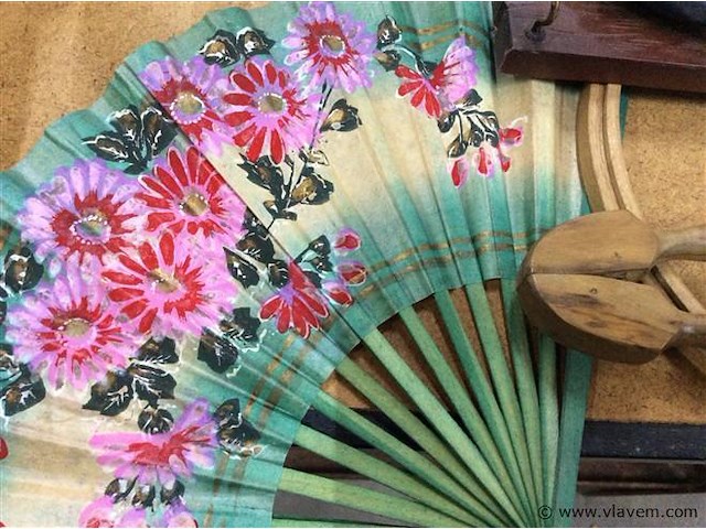 Lot wo waaier - afbeelding 2 van  3