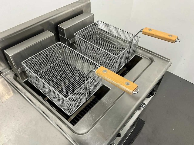 Lotus - fq-62e - dubbele friteuse met neutrale unit - afbeelding 5 van  8
