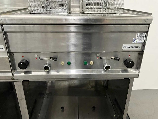 Lotus - fq-62e - dubbele friteuse met neutrale unit - afbeelding 8 van  8