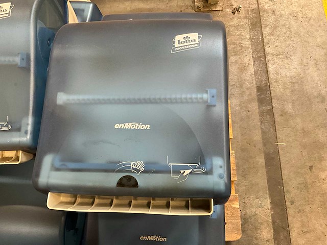 Lotus enmotion automatisch handdoekdispencer (9x) - afbeelding 1 van  3