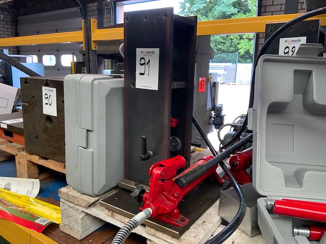 Lotus hydraulische pers - afbeelding 1 van  3