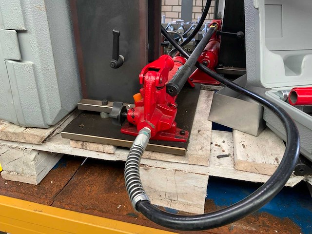 Lotus hydraulische pers - afbeelding 2 van  3