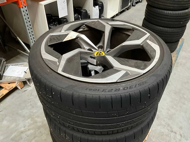 Lotus velgen set met pirelli p zero 315/30 r23 zomerband met velgen (4x) - afbeelding 3 van  10