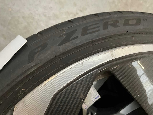 Lotus velgen set met pirelli p zero 315/30 r23 zomerband met velgen (4x) - afbeelding 7 van  10