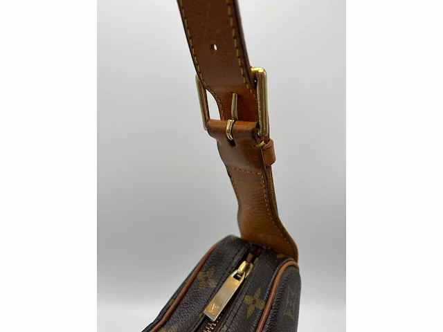 Louis vuitton - croissant mm - handtas - op echtheid geconroleerd - designer - afbeelding 12 van  14