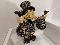 Louis vuitton dagobert duck sculptuur - afbeelding 2 van  5