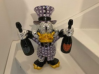 Louis vuitton dagobert duck sculptuur - afbeelding 3 van  7