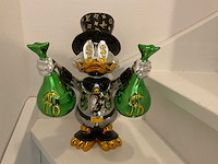 Louis vuitton dagobert duck sculptuur - afbeelding 2 van  8
