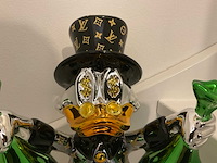 Louis vuitton dagobert duck sculptuur - afbeelding 4 van  8