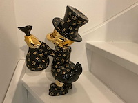 Louis vuitton dagobert duck sculptuur - afbeelding 6 van  7
