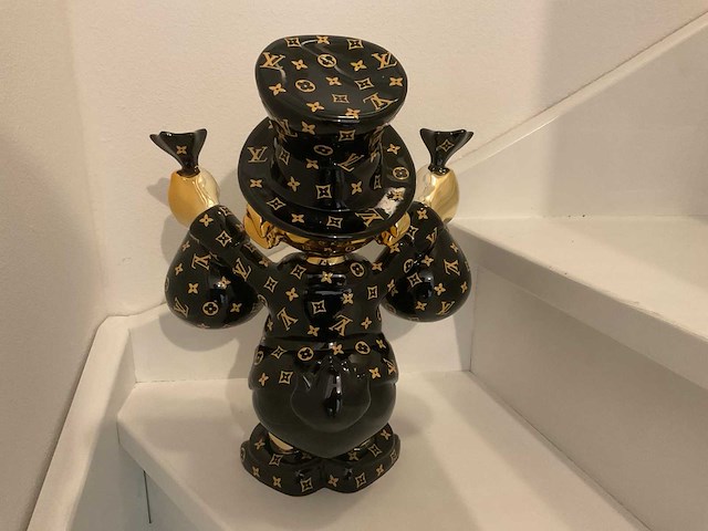 Louis vuitton dagobert duck sculptuur - afbeelding 7 van  7