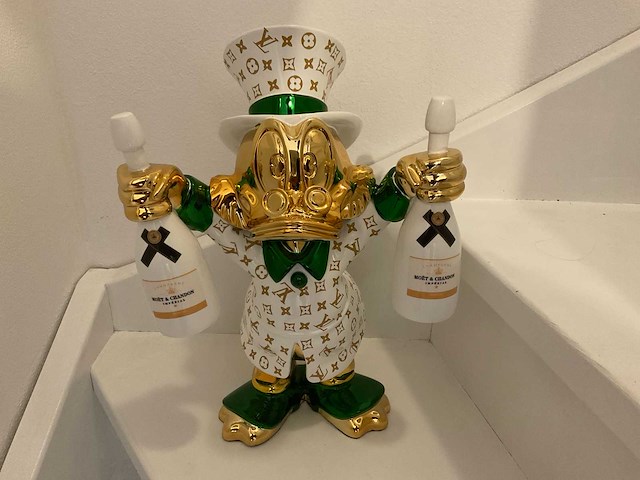 Louis vuitton dagobert duck sculptuur - afbeelding 2 van  6