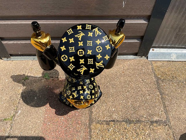Louis vuitton dagobert duck sculptuur - afbeelding 8 van  8