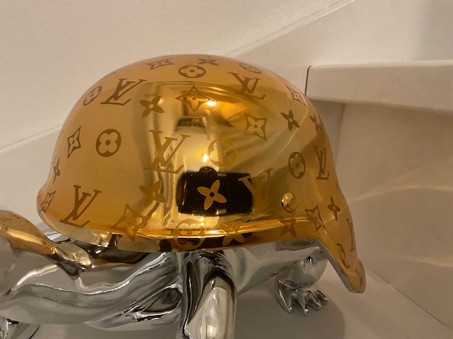 Louis vuitton turtle sculptuur - afbeelding 2 van  6