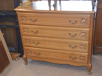 Louis xv slaapkamer bestaande uit commode 4 laden, 2 kleine commode 5 laden, kleerkast 4 deuren, kleerkast 3 deuren, tweepersoonsbed met matras - afbeelding 6 van  19