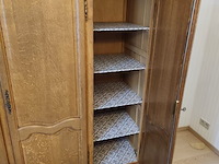 Louis xv slaapkamer bestaande uit commode 4 laden, 2 kleine commode 5 laden, kleerkast 4 deuren, kleerkast 3 deuren, tweepersoonsbed met matras - afbeelding 12 van  19
