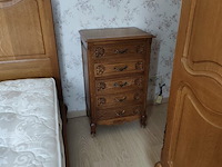 Louis xv slaapkamer bestaande uit commode 4 laden, 2 kleine commode 5 laden, kleerkast 4 deuren, kleerkast 3 deuren, tweepersoonsbed met matras - afbeelding 19 van  19