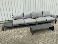 Loungebank met loungetafel