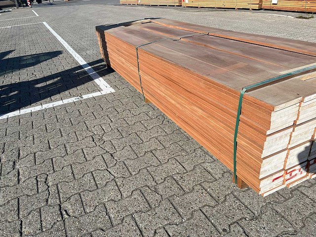 Louro vermehlo planken geschaafd 4250x145x21mm (56x) - afbeelding 2 van  4
