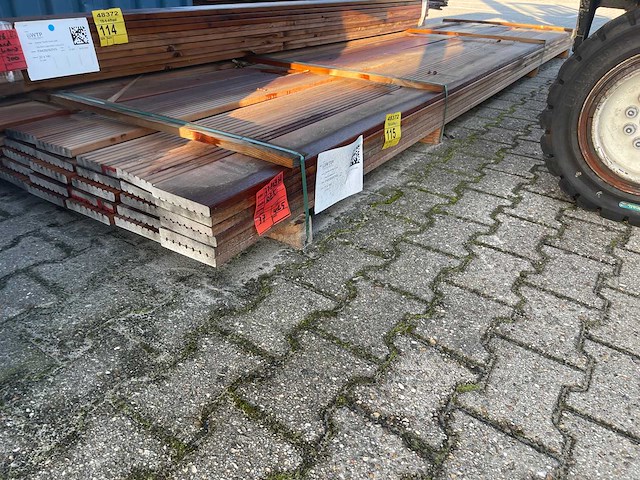 Louro vermelho hardhouten vlonderplanken met groef 4250x145x21mm (37x) - afbeelding 2 van  3