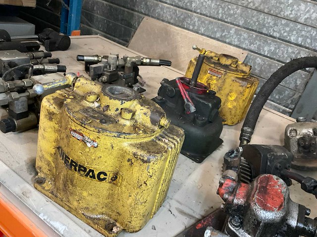 Low pressure hydraulic hand pump (3x) - afbeelding 3 van  5