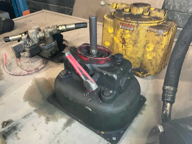 Low pressure hydraulic hand pump (3x) - afbeelding 1 van  5