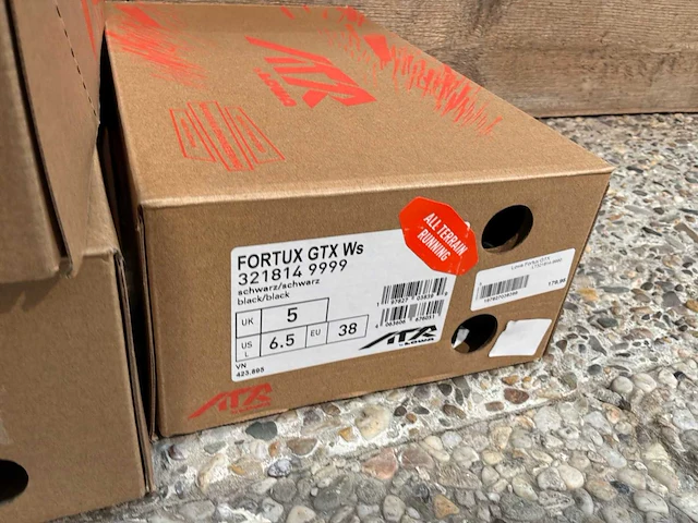Lowa all terrain hardloopschoenen (7x) - afbeelding 9 van  9