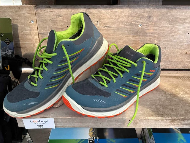 Lowa axos gtx wandelschoen 42,5 - afbeelding 1 van  3
