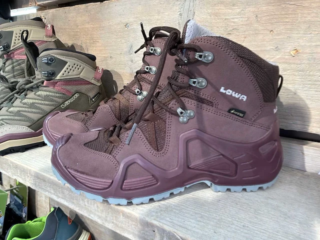 Lowa wandelschoen 37.5 (2x) - afbeelding 2 van  4