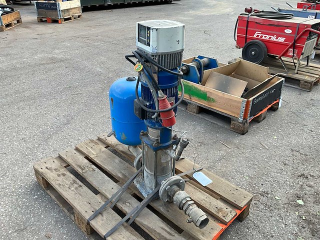Lowara hydrovar hv 3.4 f/120d1 hydrofoorpompinstallatie - afbeelding 4 van  9