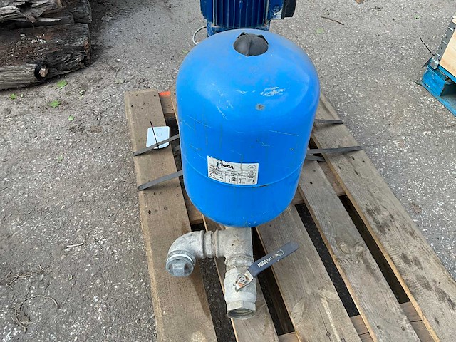Lowara hydrovar hv 3.4 f/120d1 hydrofoorpompinstallatie - afbeelding 7 van  9