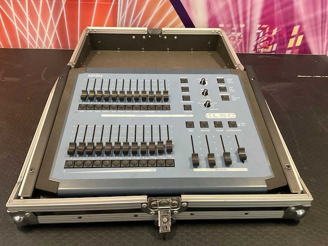 Lsc minim 12/24 fx dmx controller lichtmengtafel - afbeelding 1 van  5