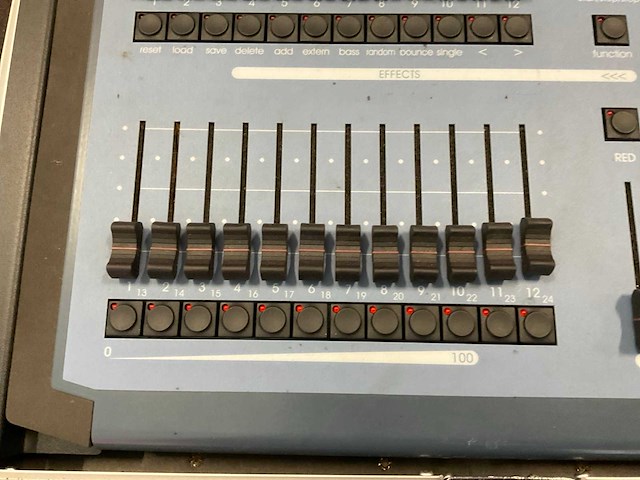 Lsc minim 12/24 fx dmx controller lichtmengtafel - afbeelding 4 van  5