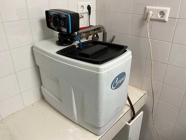 Lubron compact c30 waterontharder - afbeelding 1 van  3