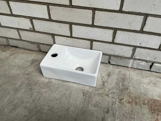 Luca sanitair - fontein 30 x 19 cm - afbeelding 1 van  4