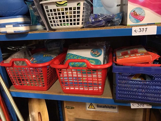 Luchtbedjes en divers - afbeelding 1 van  4