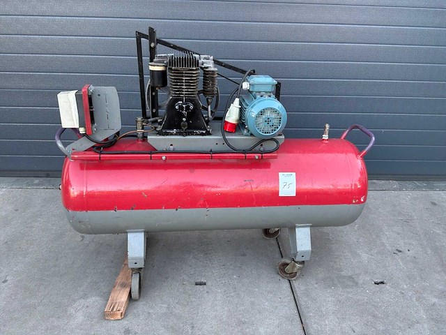 Luchtcompressor 200ltr 400v - afbeelding 1 van  4