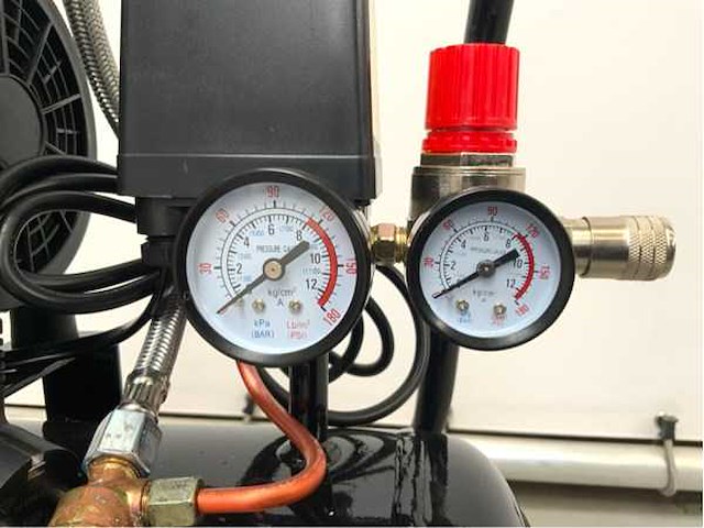 Luchtcompressor 24l model 3599 - afbeelding 8 van  8