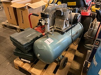 Luchtcompressor (2x) - afbeelding 1 van  2