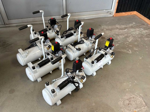 Luchtcompressor 9.0l 230v (7x) - afbeelding 2 van  4
